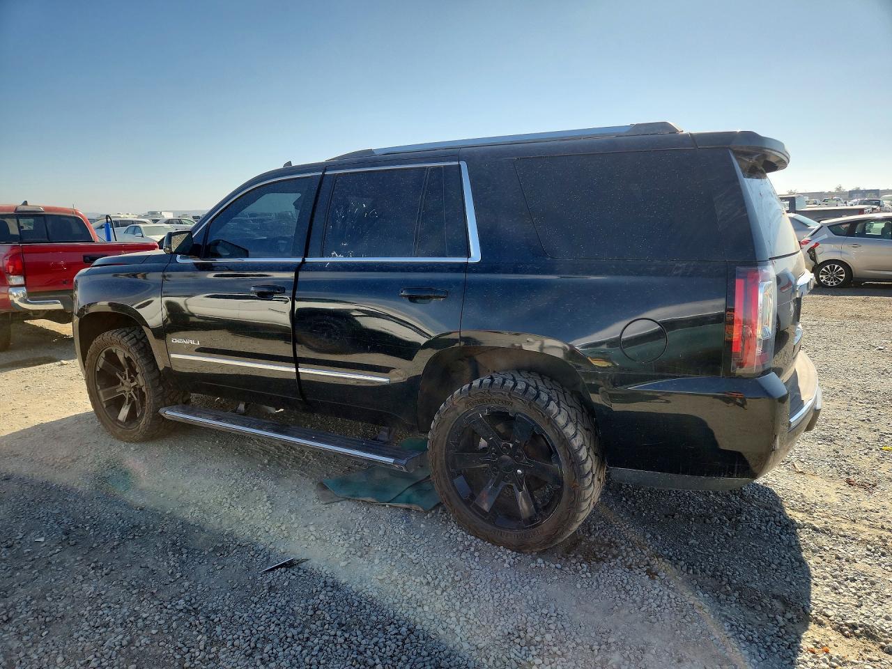 2018 GMC Yukon Denali - Image 2
