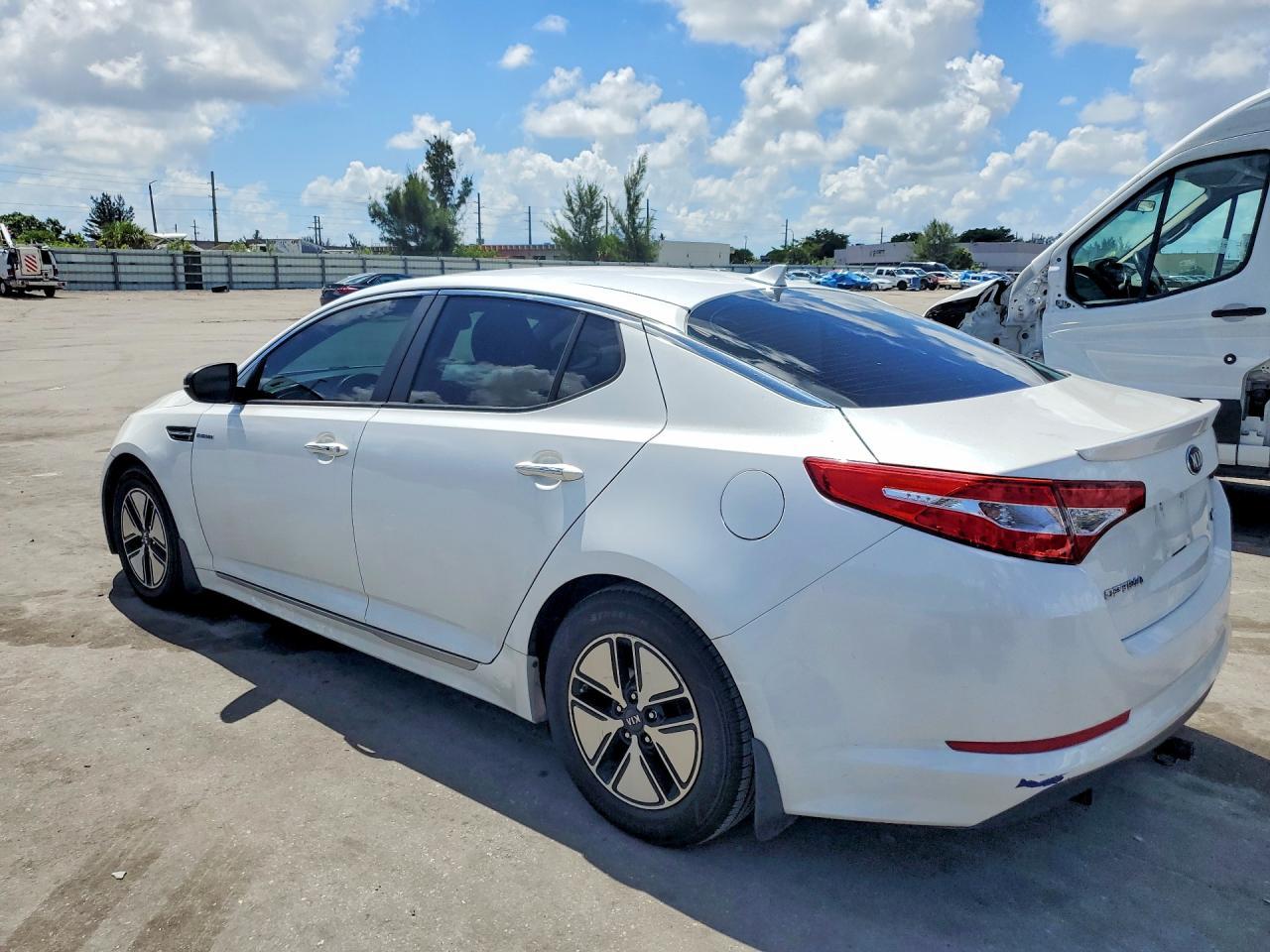 2013 Kia Optima Hybrid - Фото 2