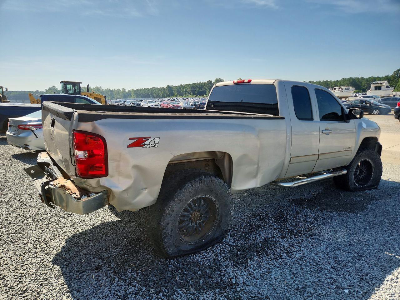 2007 Chevrolet Silverado K3500 - Фото 3