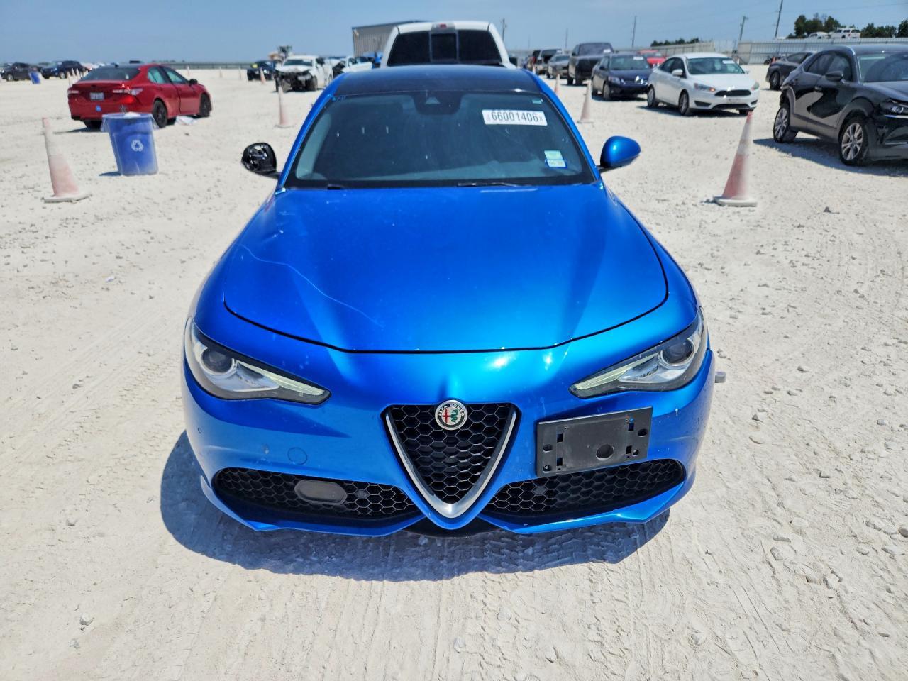 2019 Alfa Romeo Giulia Ti - Фото 5