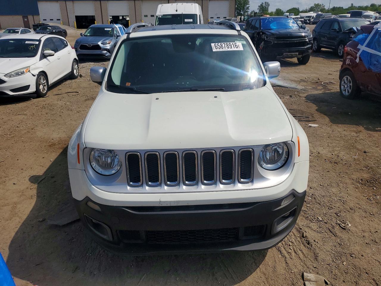 2015 Jeep Renegade Limited - Image 5