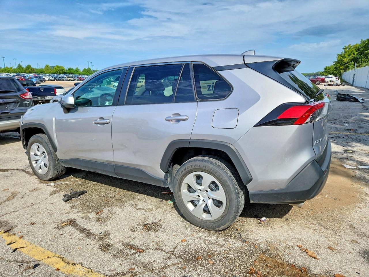 2023 Toyota Rav4 Le - Фото 2