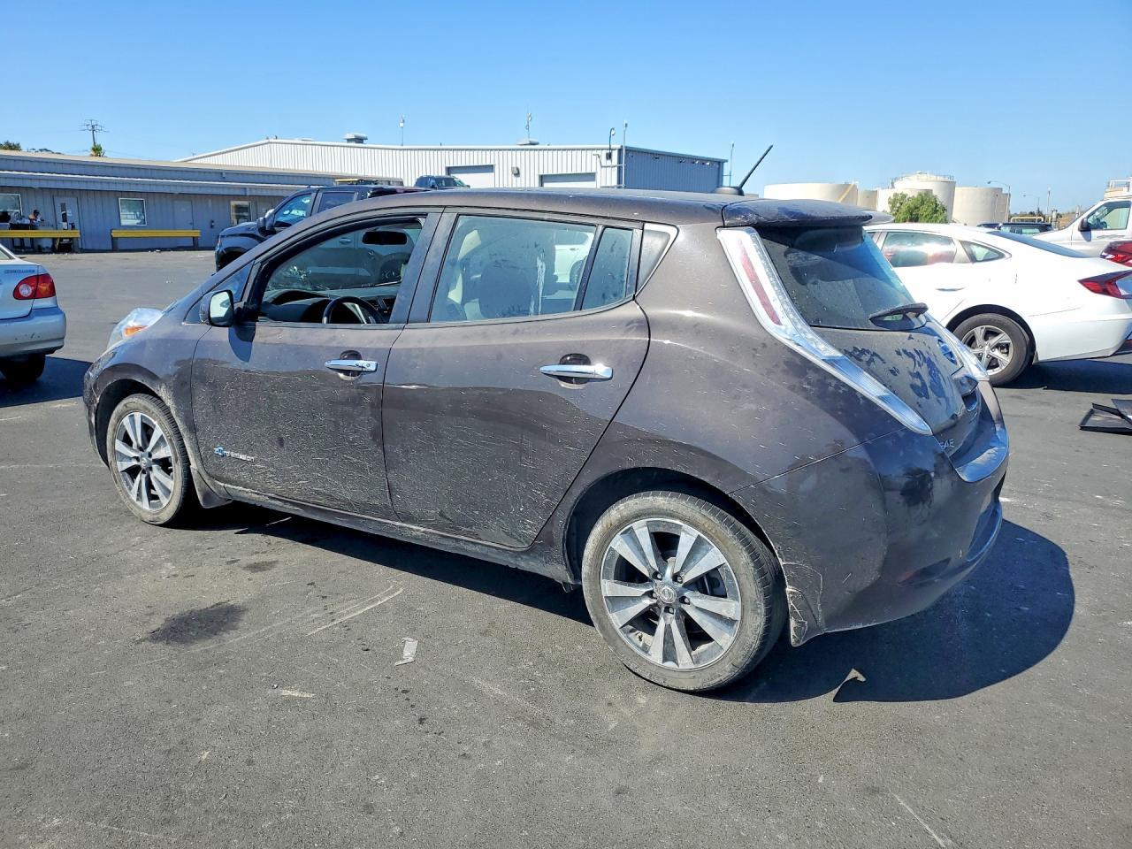 2017 Nissan Leaf Sv - Image 2