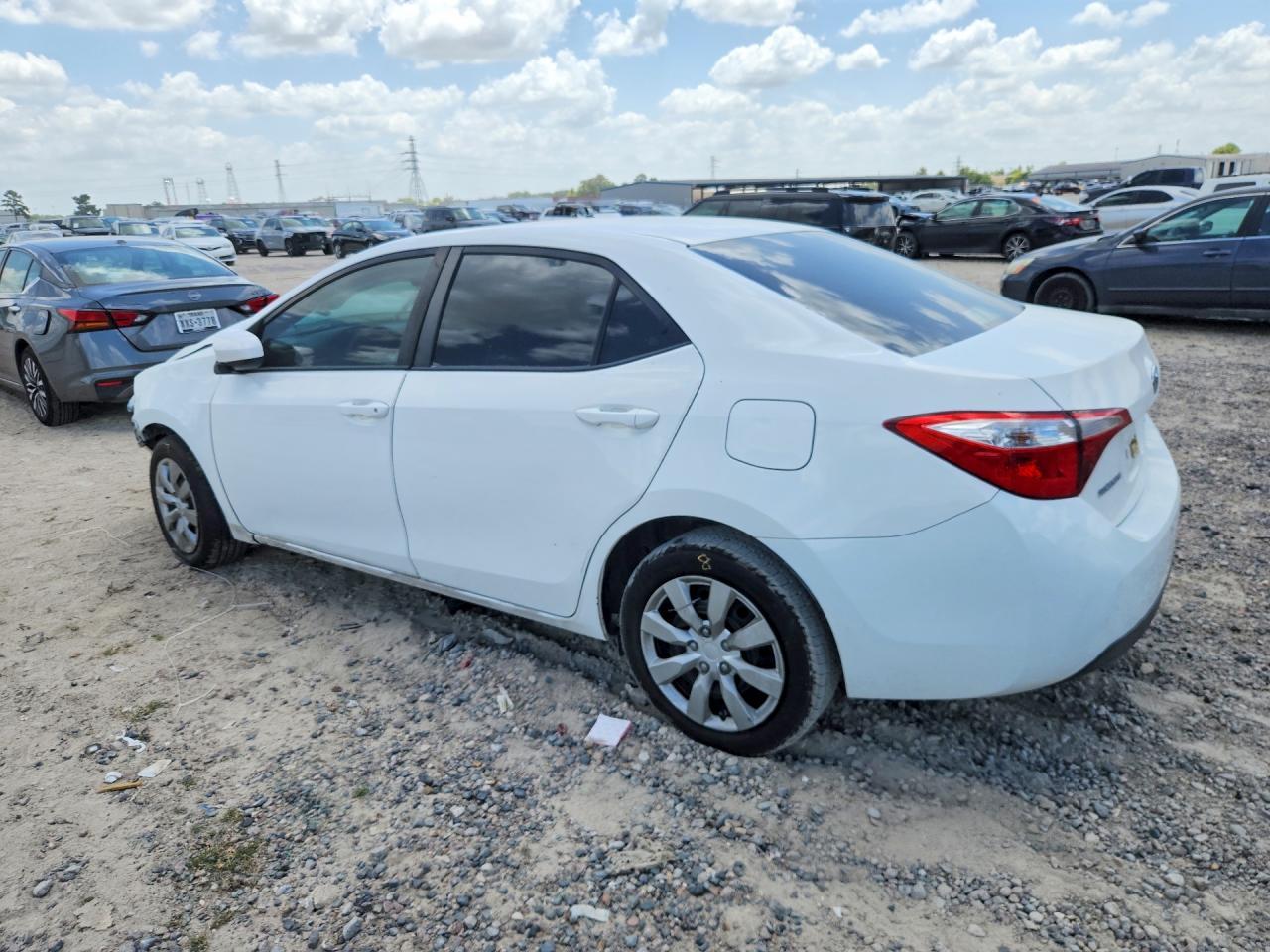 2016 Toyota Corolla Le - Фото 2