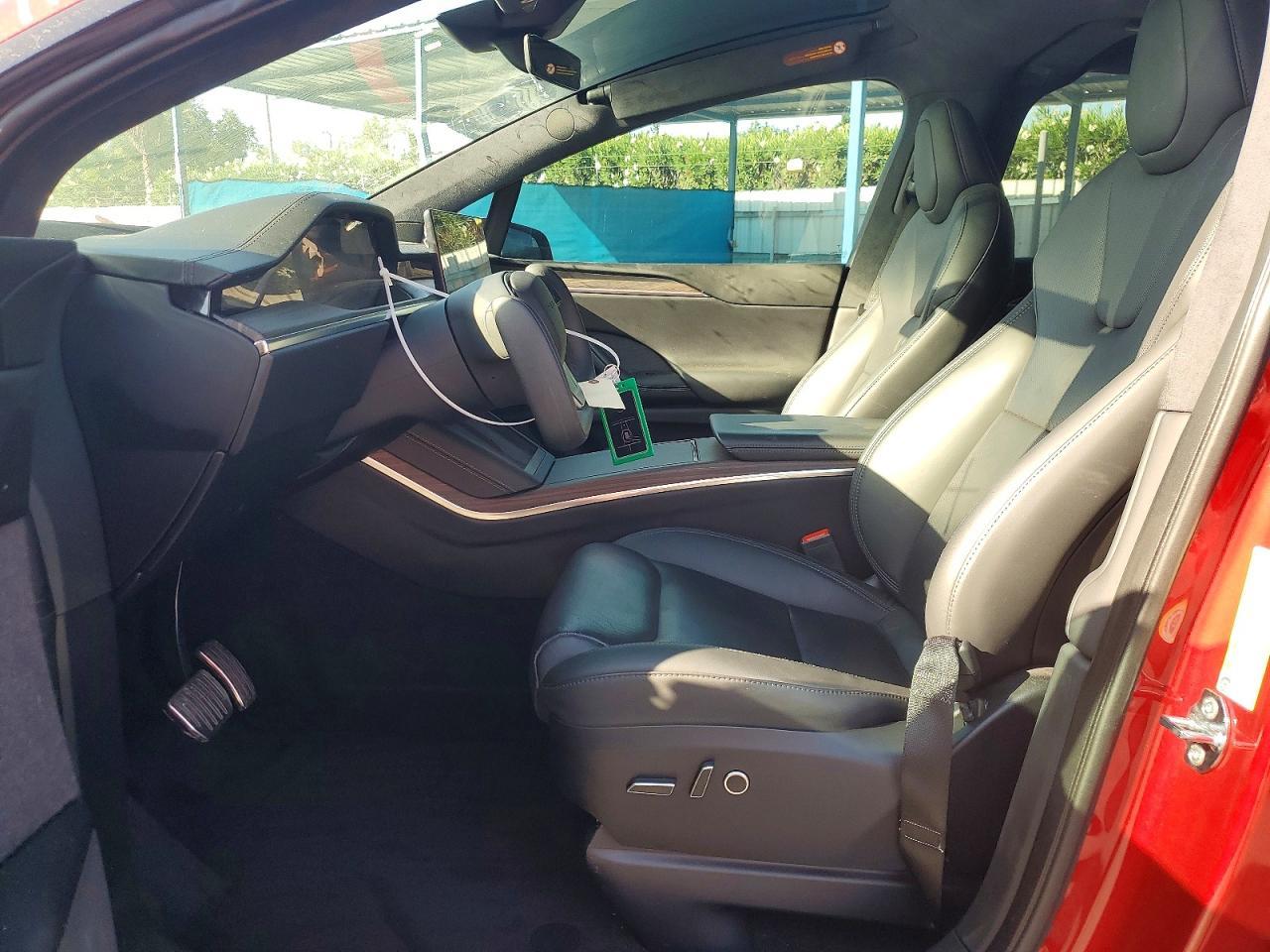 2023 Tesla Model X - Image 7