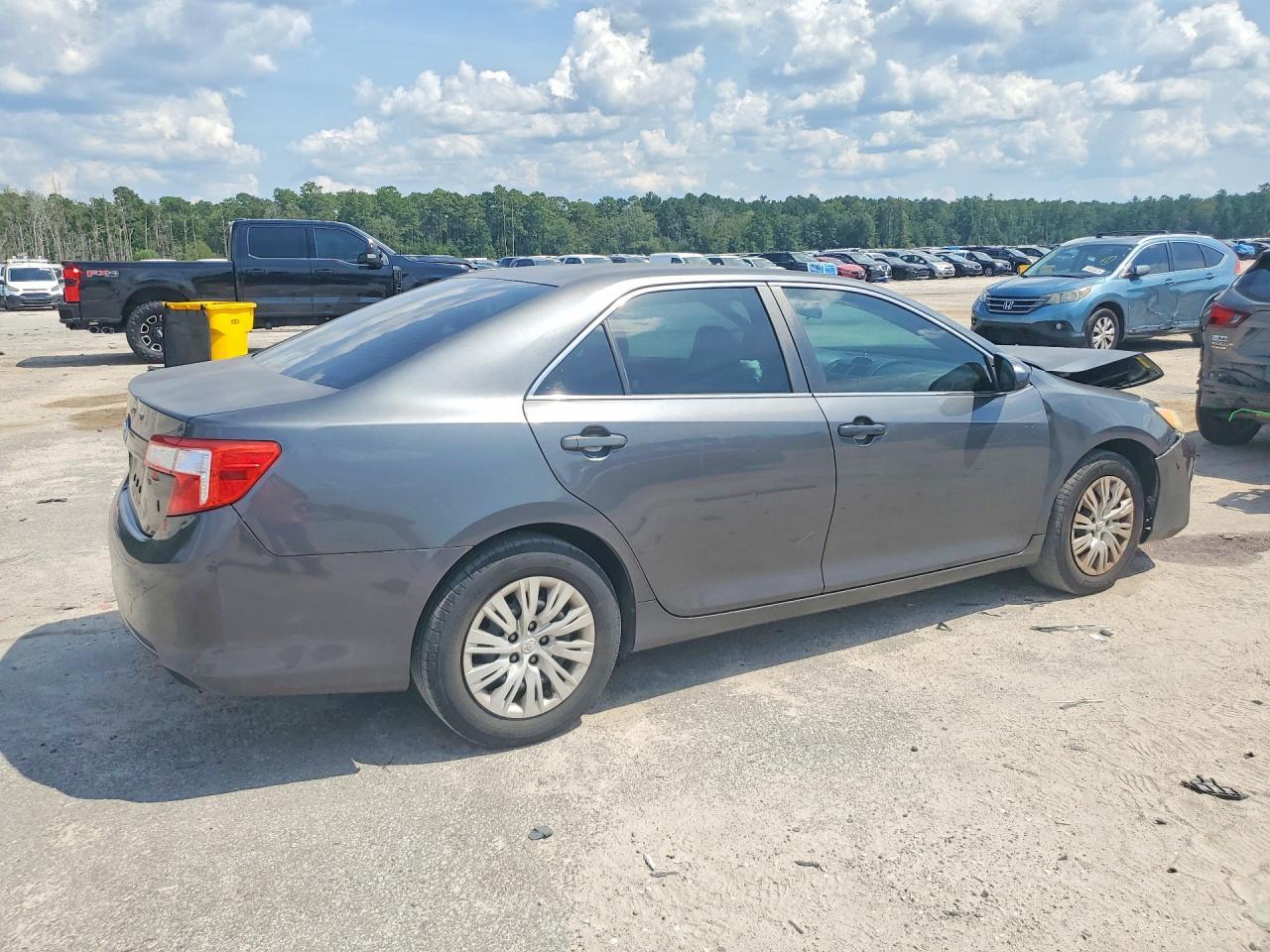2012 Toyota Camry L - Фото 3