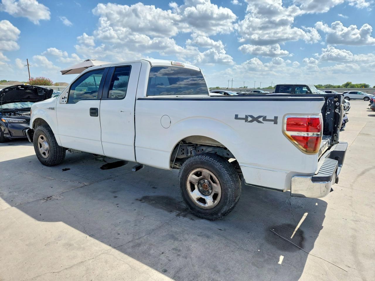 2014 Ford F150 Super Cab - Фото 2