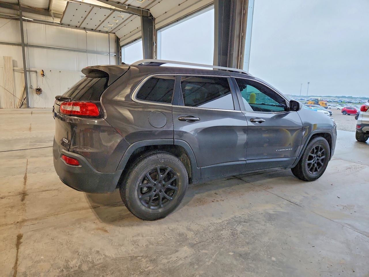 2015 Jeep Cherokee Latitude - Фото 3