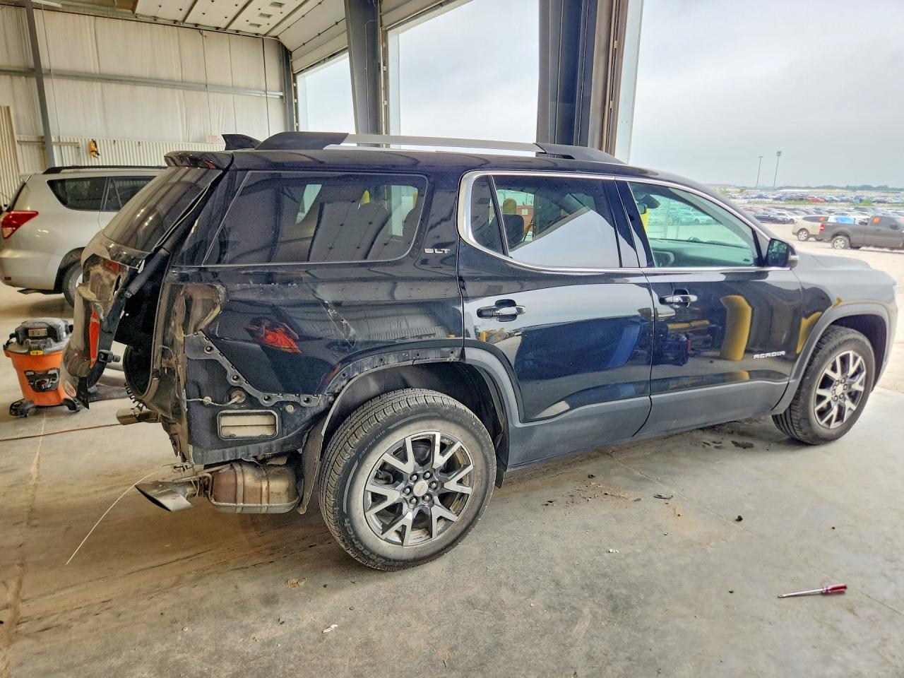 2023 GMC Acadia Slt - Фото 3
