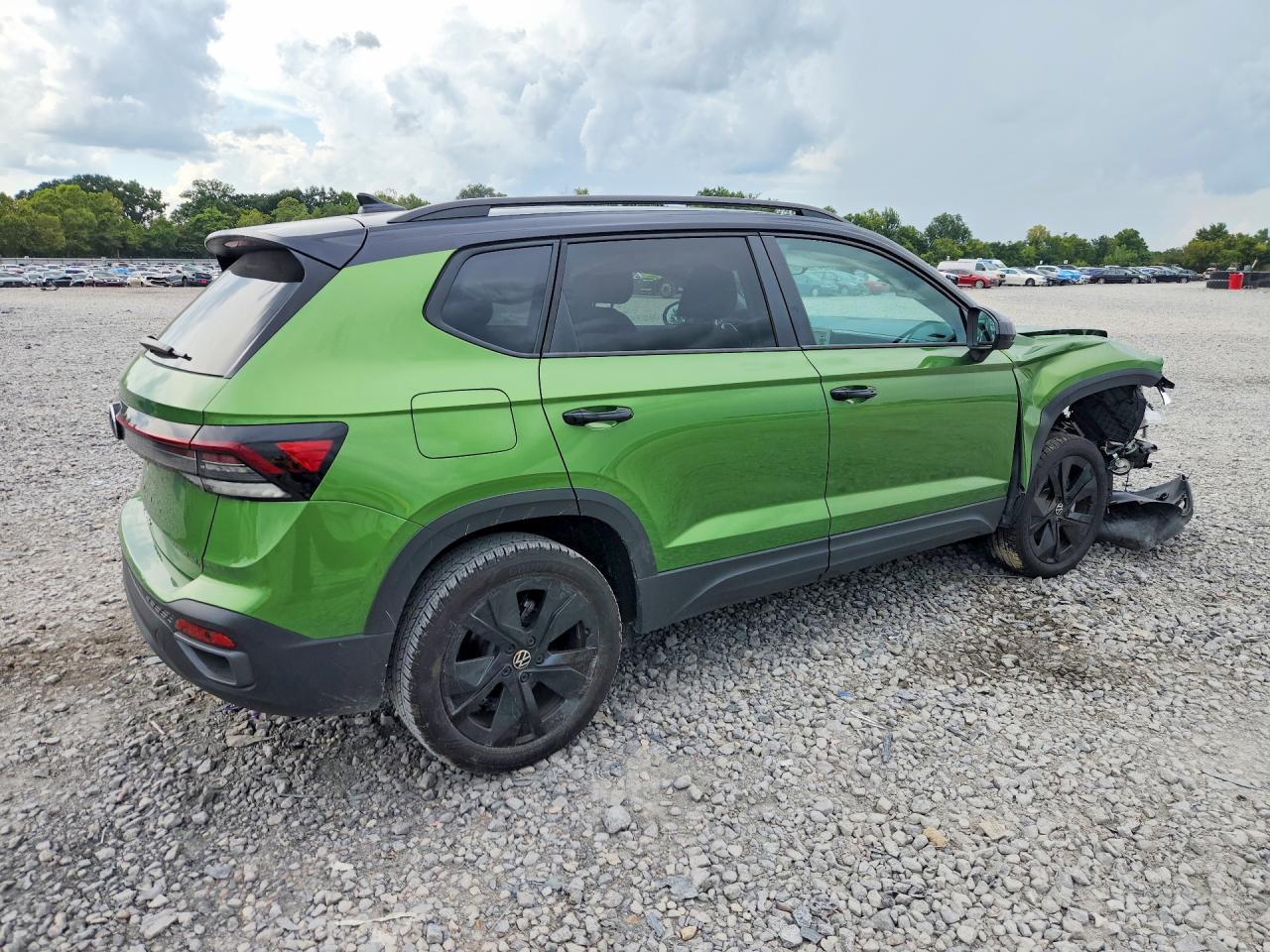 2025 Volkswagen Taos Se Black - Фото 3
