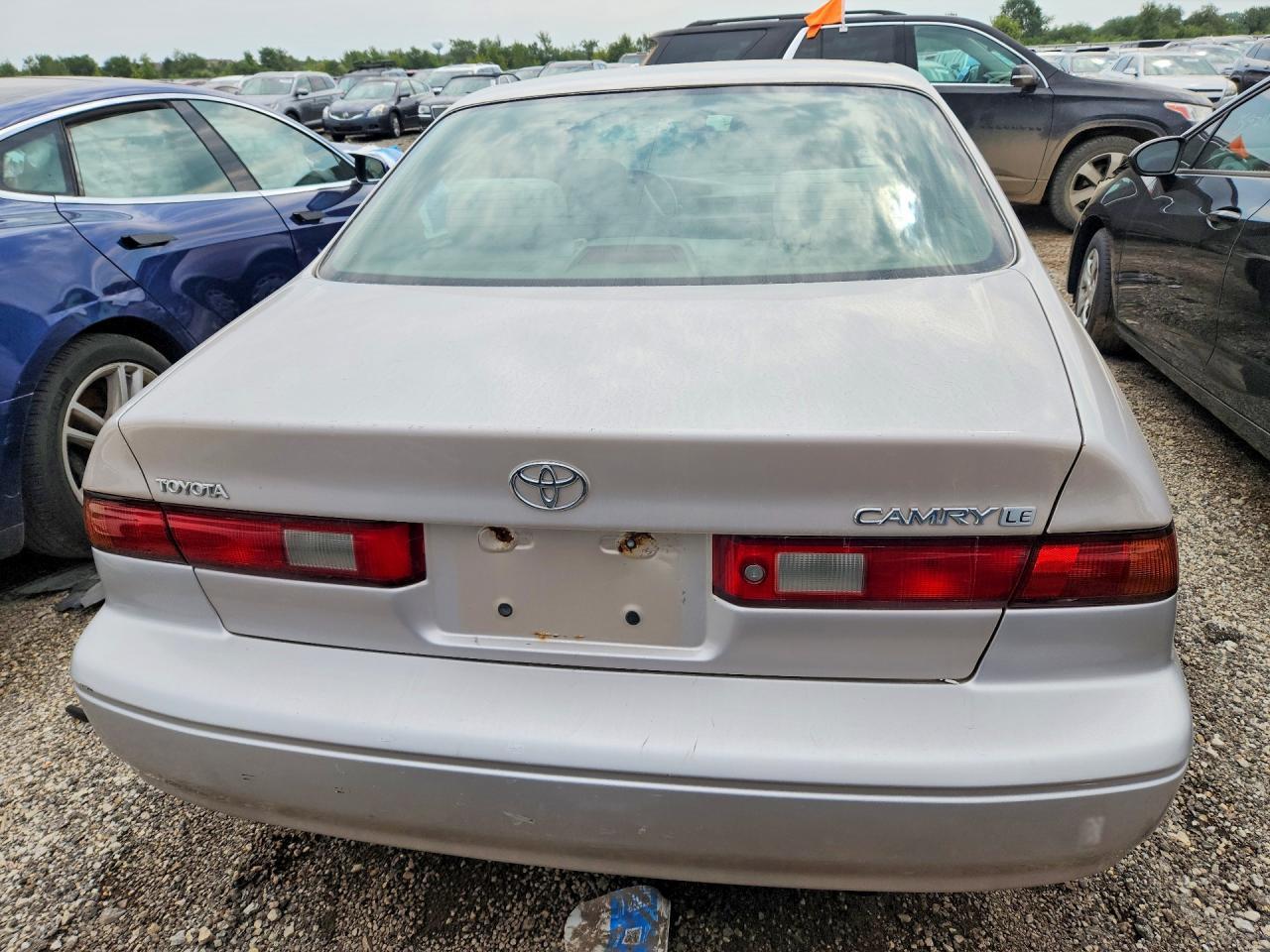 1999 Toyota Camry Le - Image 6