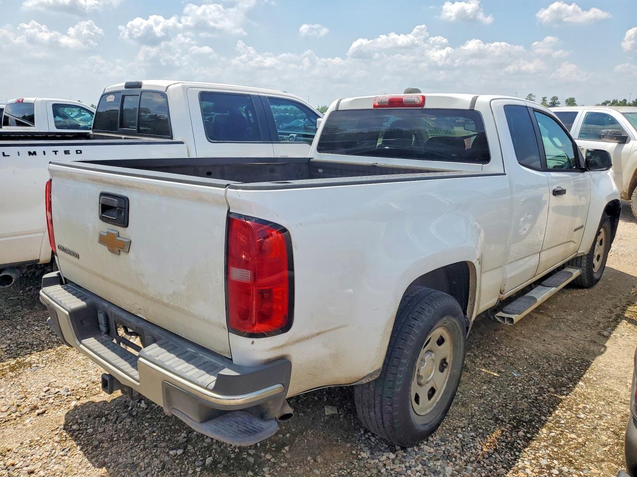 2016 Chevrolet Colorado - Image 3