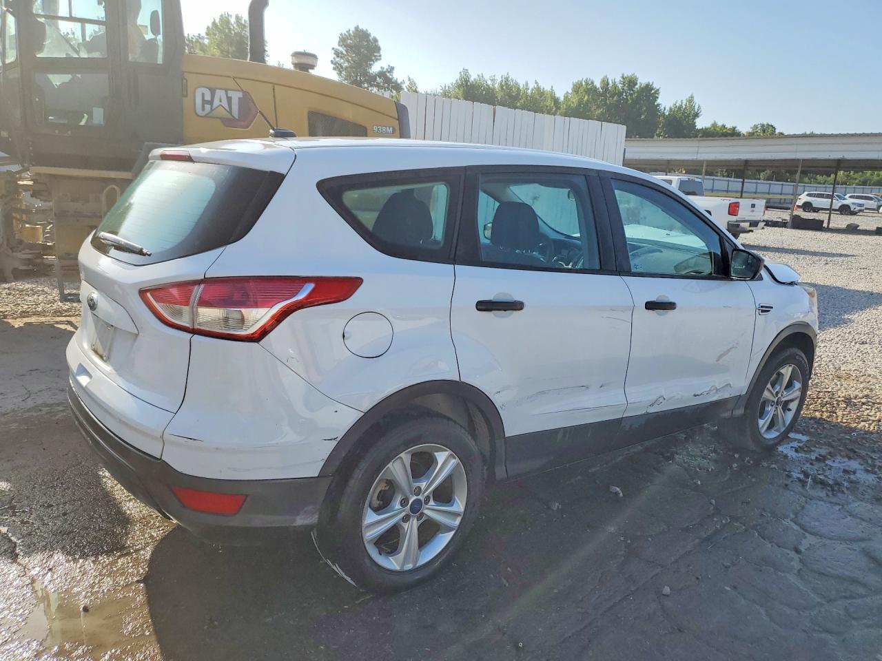 2015 Ford Escape S - Фото 3