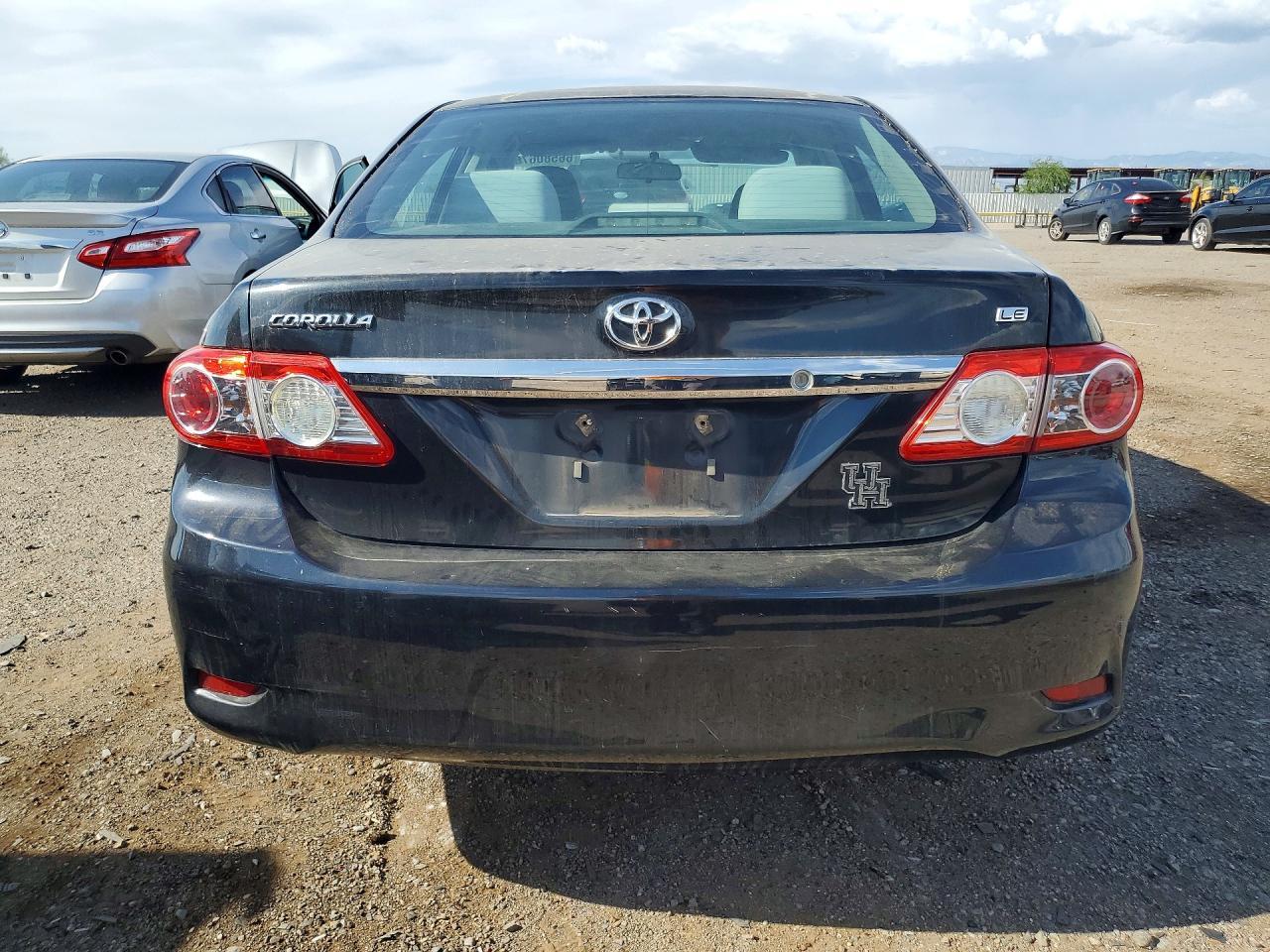 2013 Toyota Corolla L - Фото 6