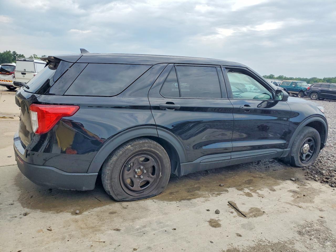 2022 Ford Explorer Police Interceptor - Фото 3