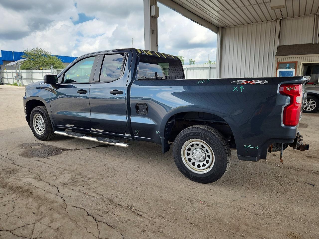 2019 Chevrolet Silverado K1500 - Фото 2