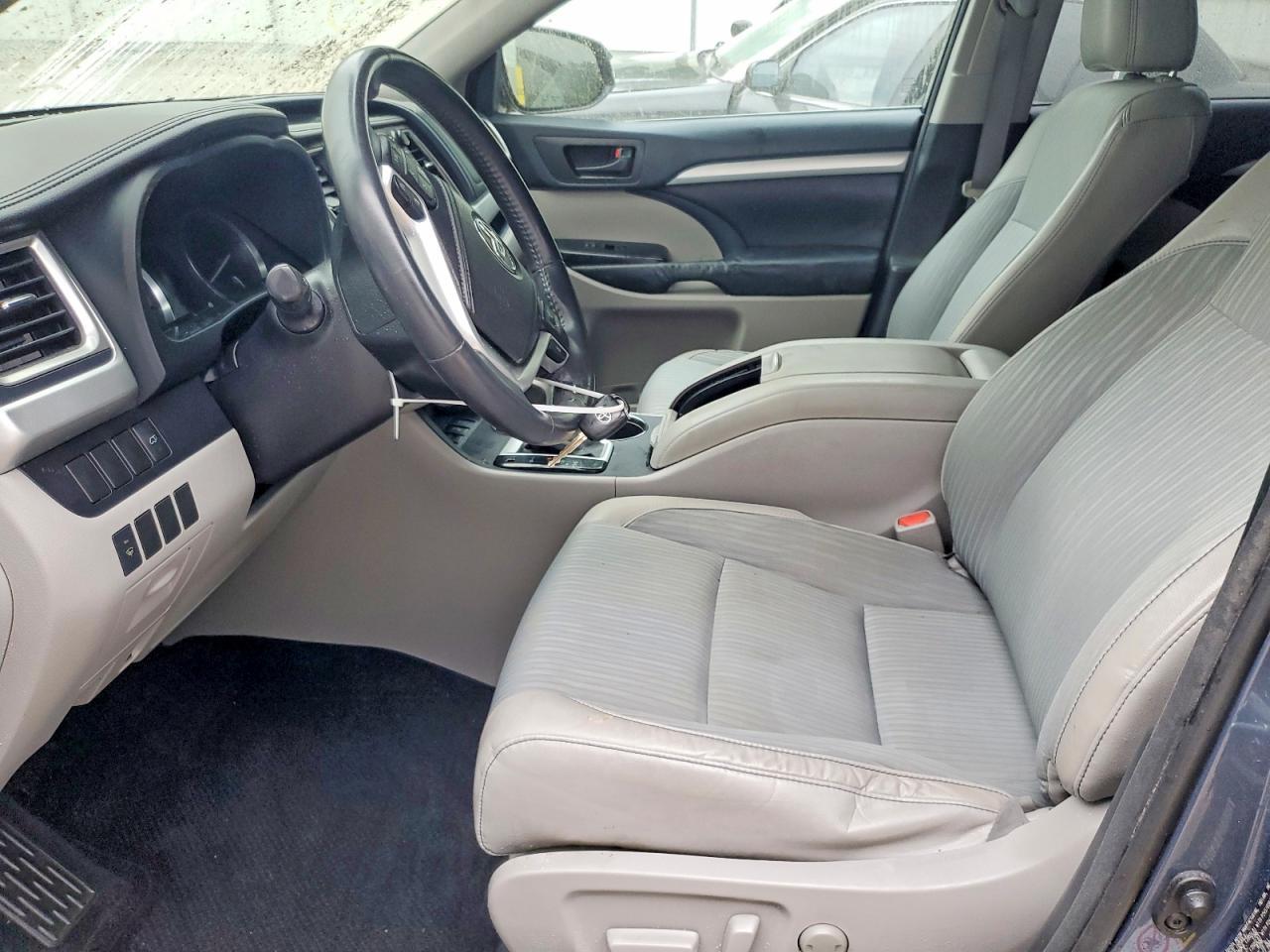 2014 Toyota Highlander Le Plus - Фото 7