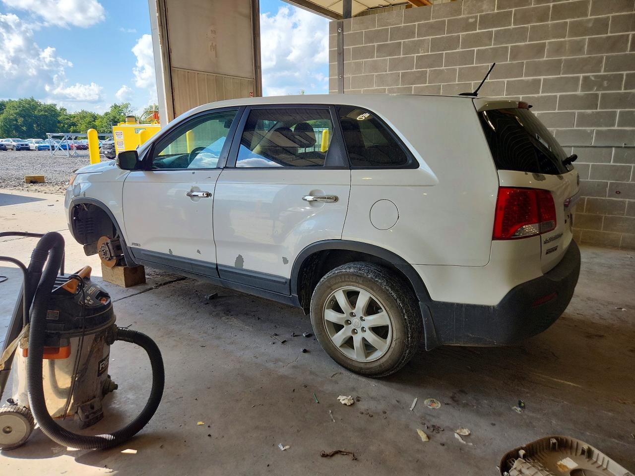 2011 Kia Sorento Lx - Фото 2