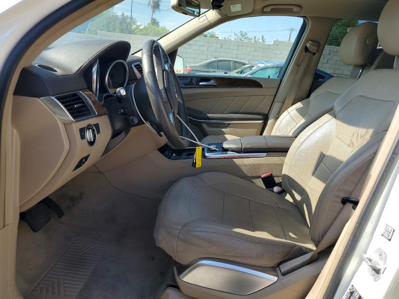 2015 Mercedes-Benz Gl 550 4Matic - Image 7