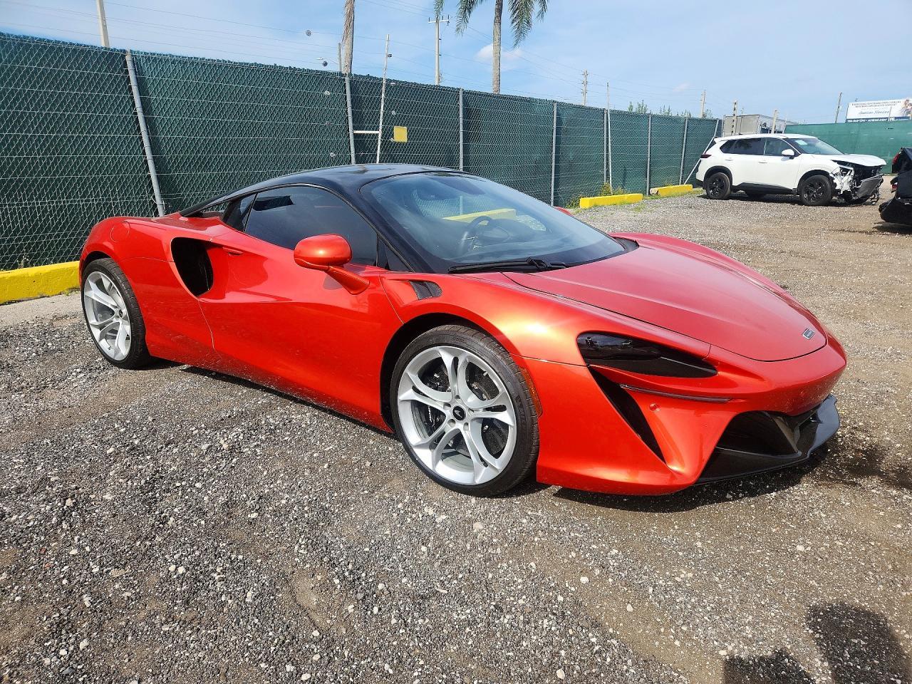 2023 Mclaren Automotive Artura - Image 4