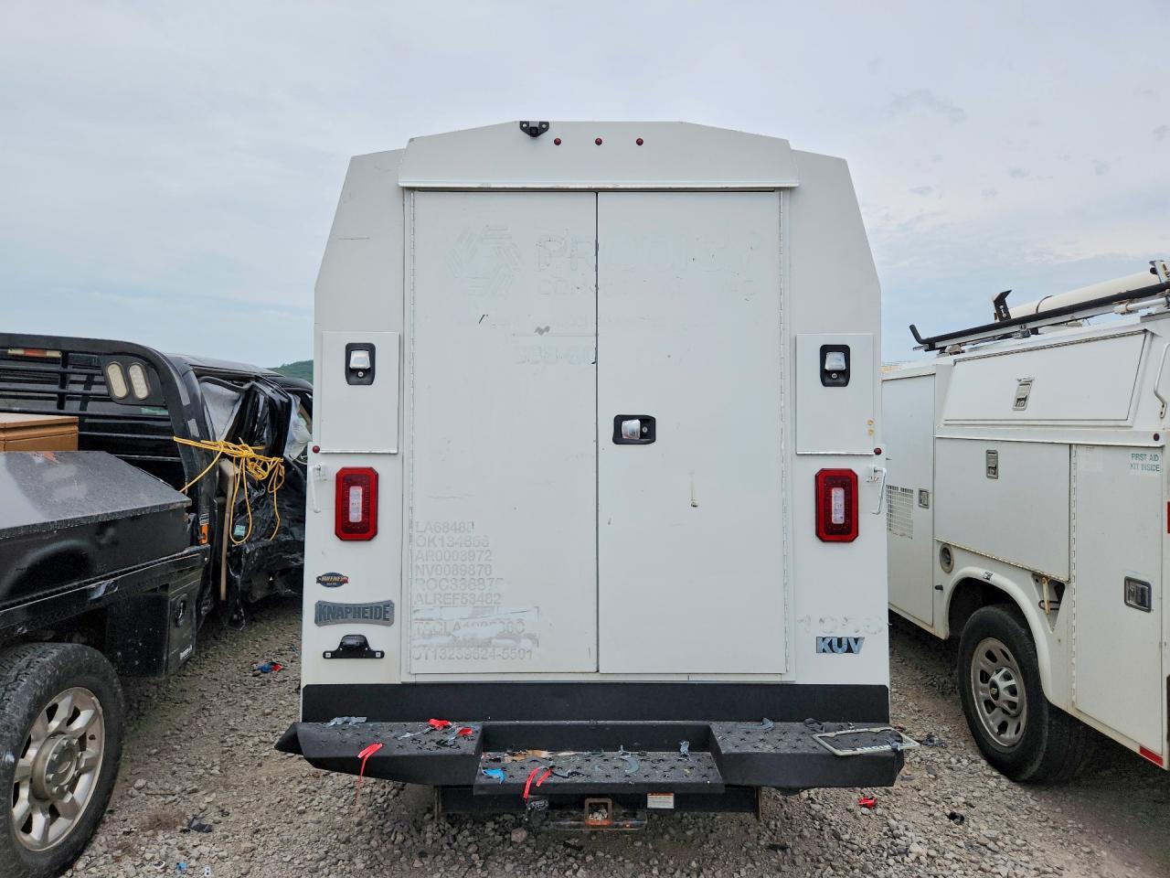 2021 Chevrolet Express - Фото 6