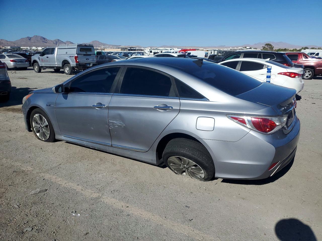 2015 Hyundai Sonata - Image 2