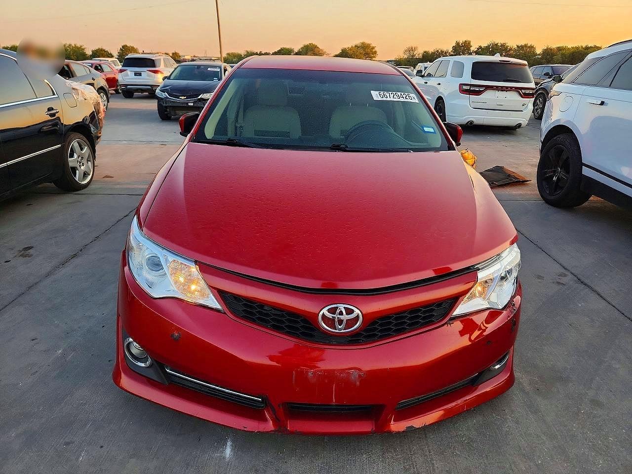 2014 Toyota Camry Le - Image 5