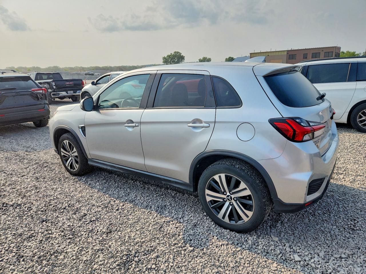 2021 Mitsubishi Outlander Sport Se - Image 2