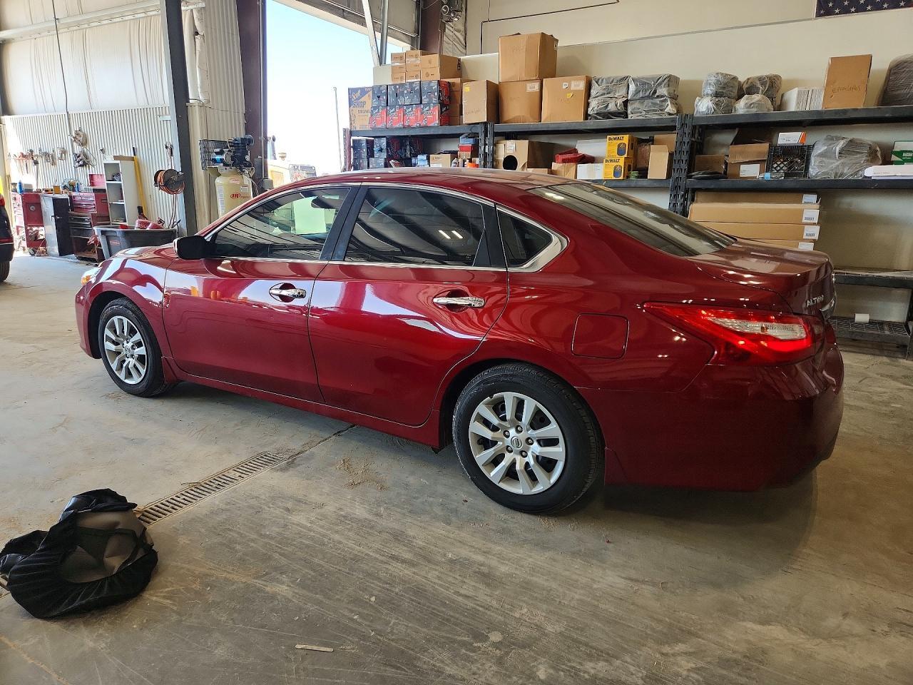 2017 Nissan Altima 2.5 S - Фото 2