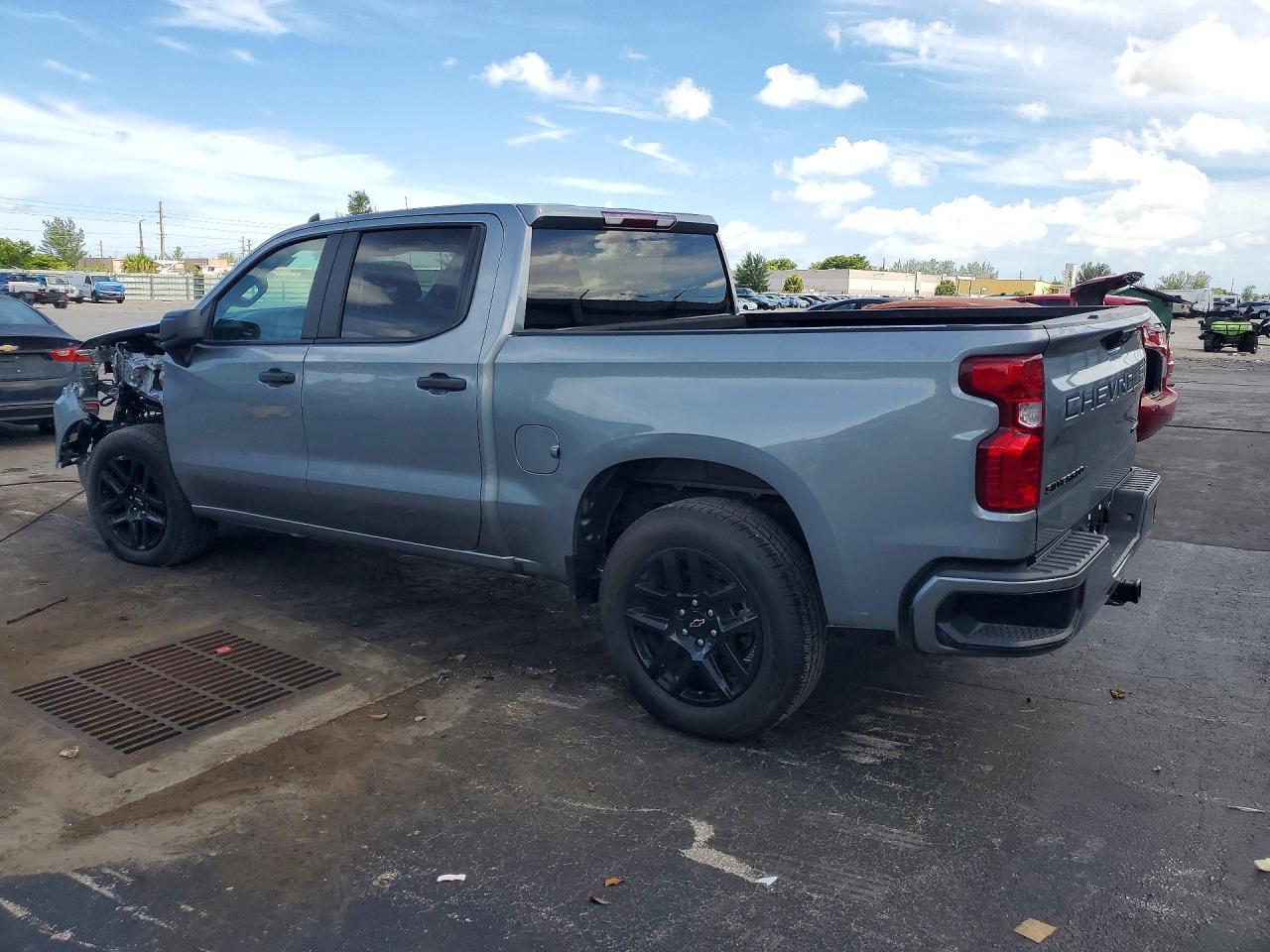 2024 Chevrolet Silverado C1500 Custom - Фото 2