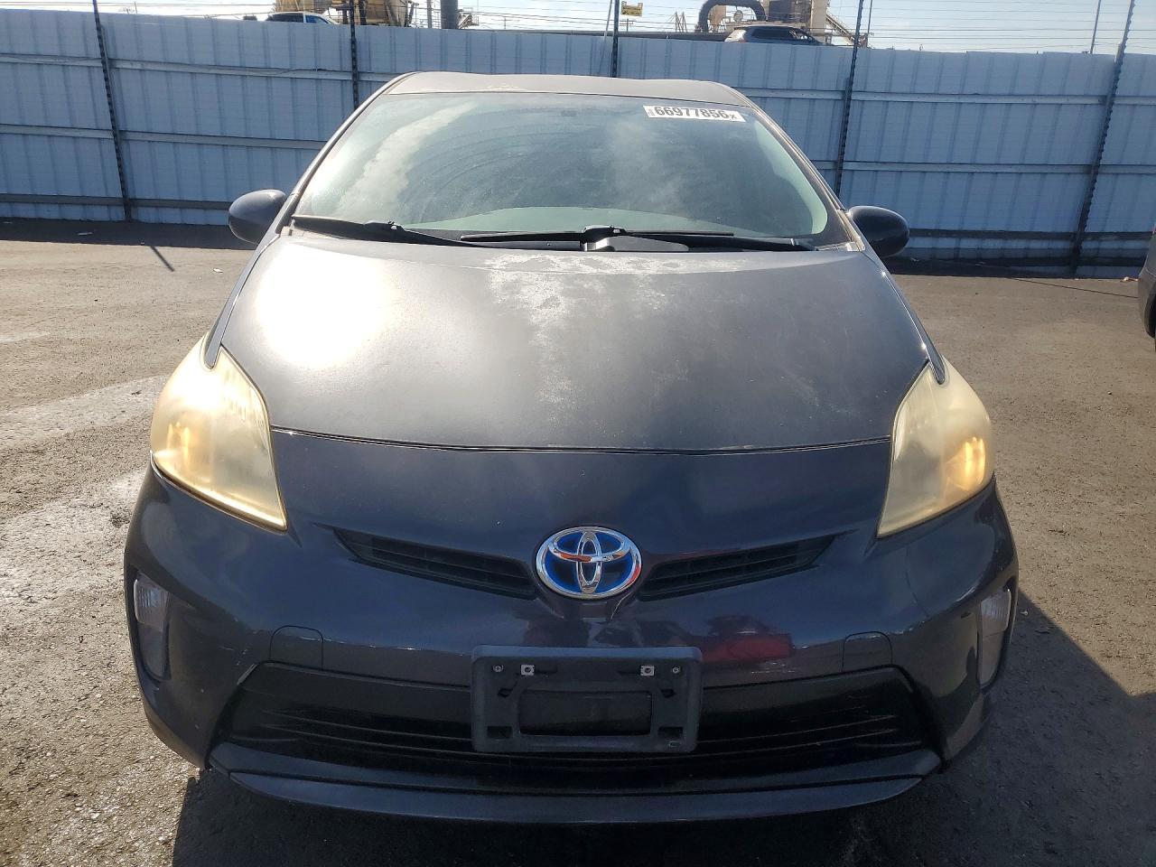 2013 Toyota Prius Two - Фото 5