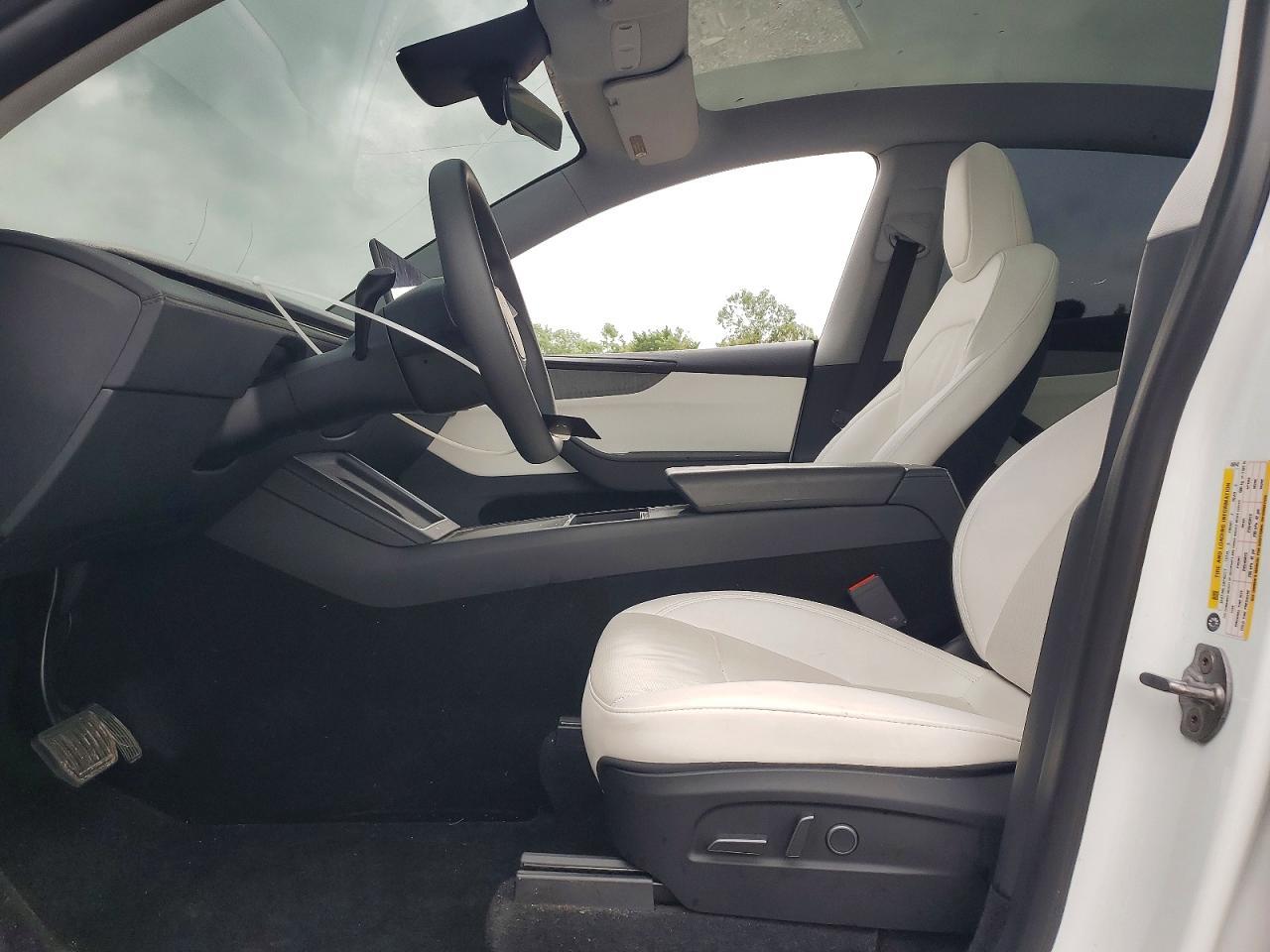 2026 Tesla Model Y - Image 7
