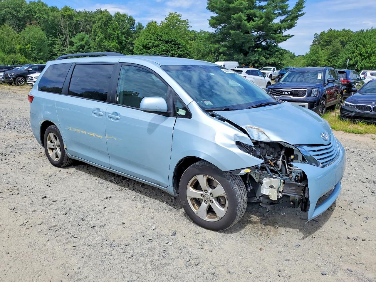 2015 Toyota Sienna Le - Image 4