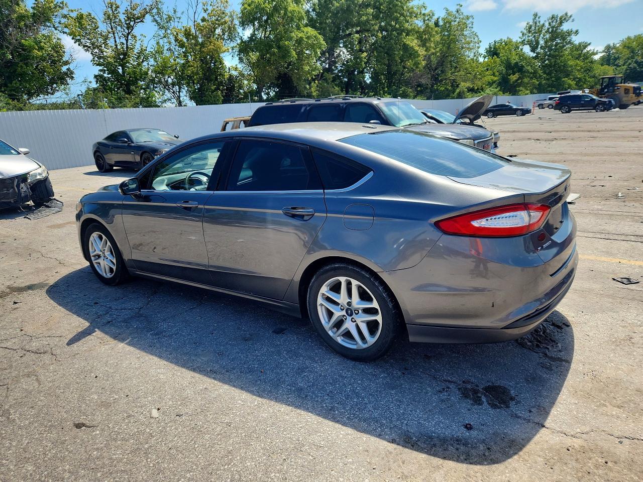 2014 Ford Fusion Se - Image 2
