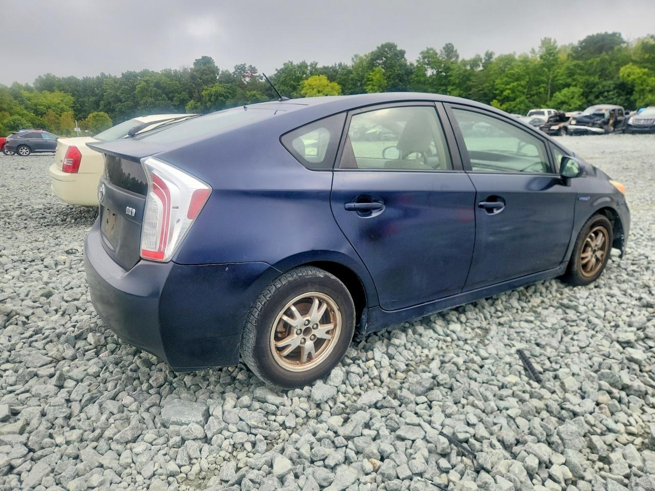 2012 Toyota Prius Two - Фото 3