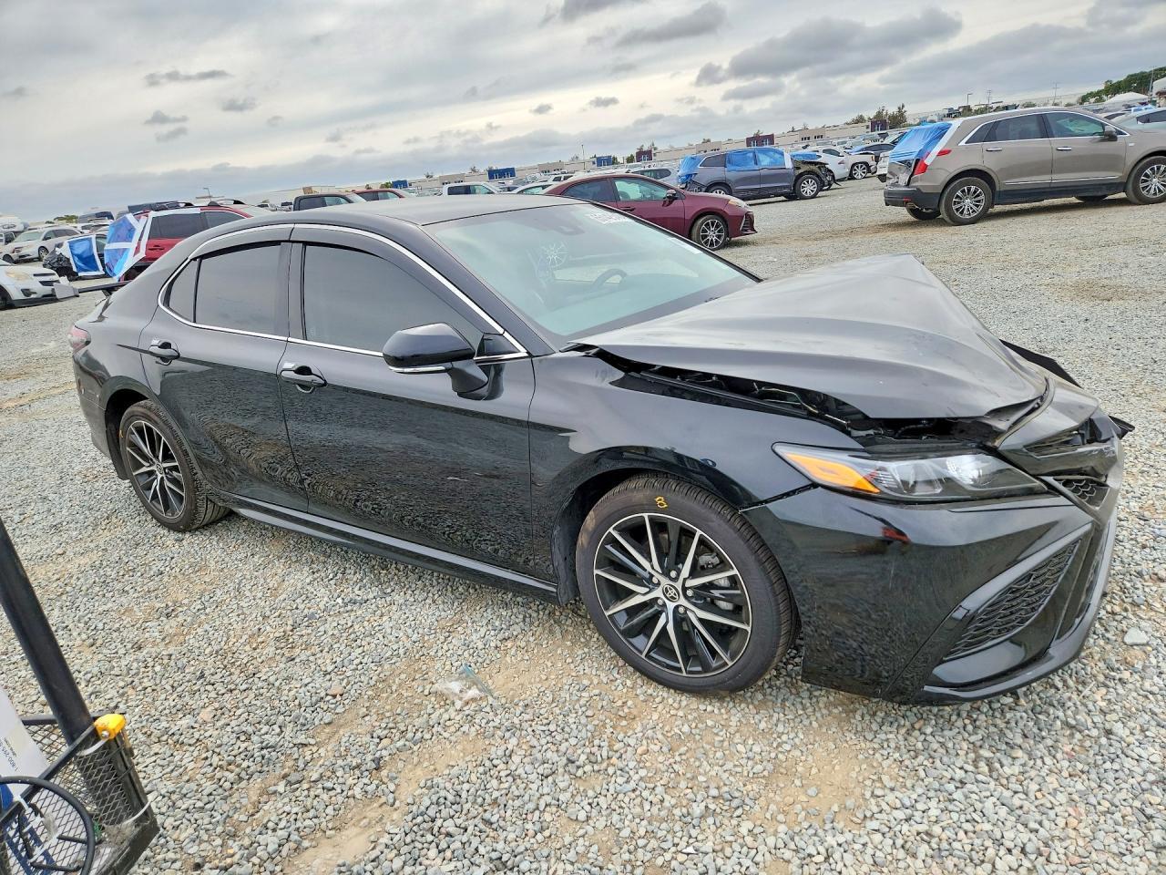 2023 Toyota Camry Se - Image 4