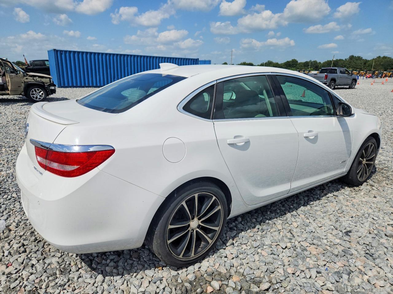 2016 Buick Verano Sport Touring - Фото 3