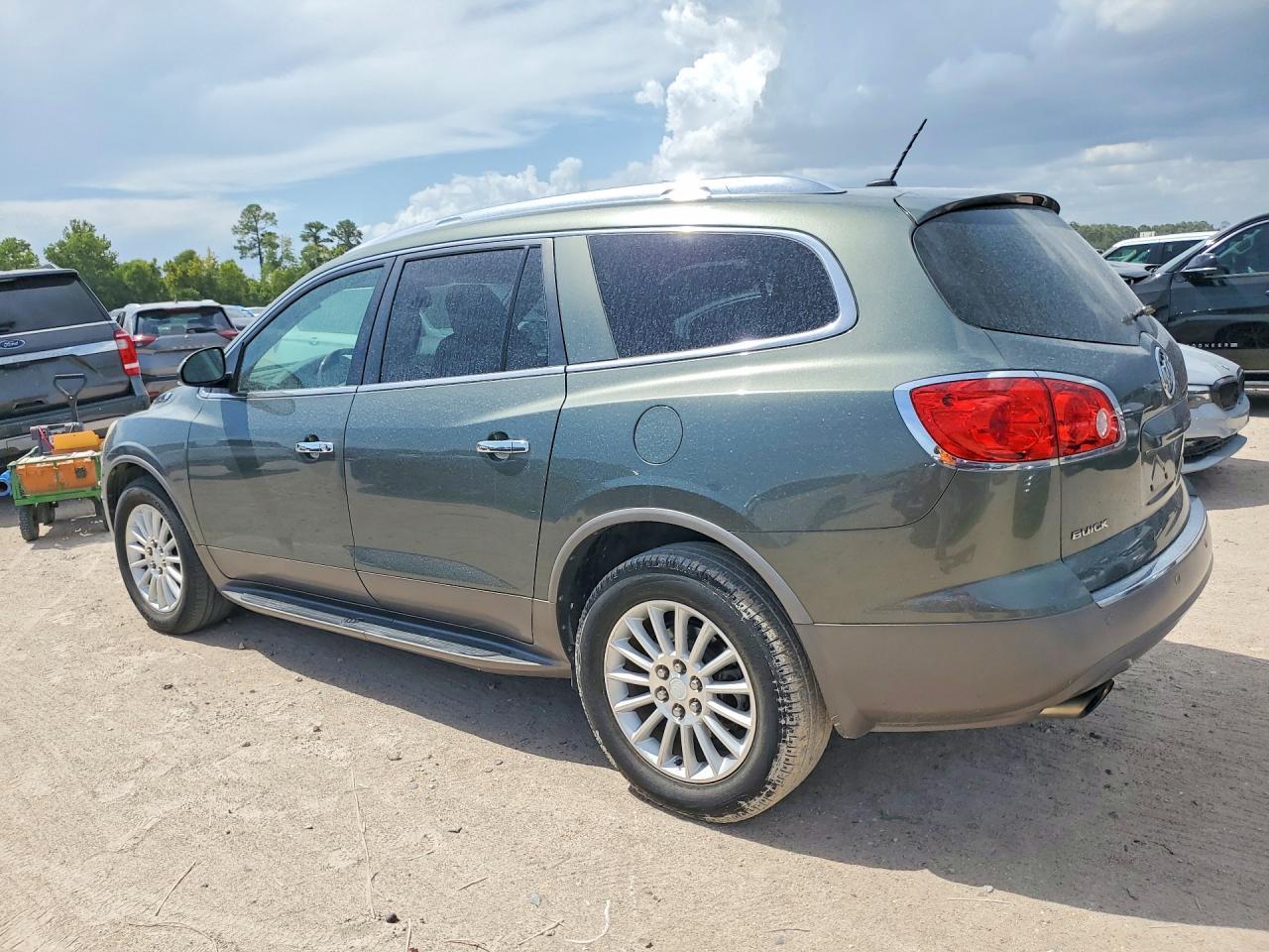 2011 Buick Enclave Cxl - Image 2