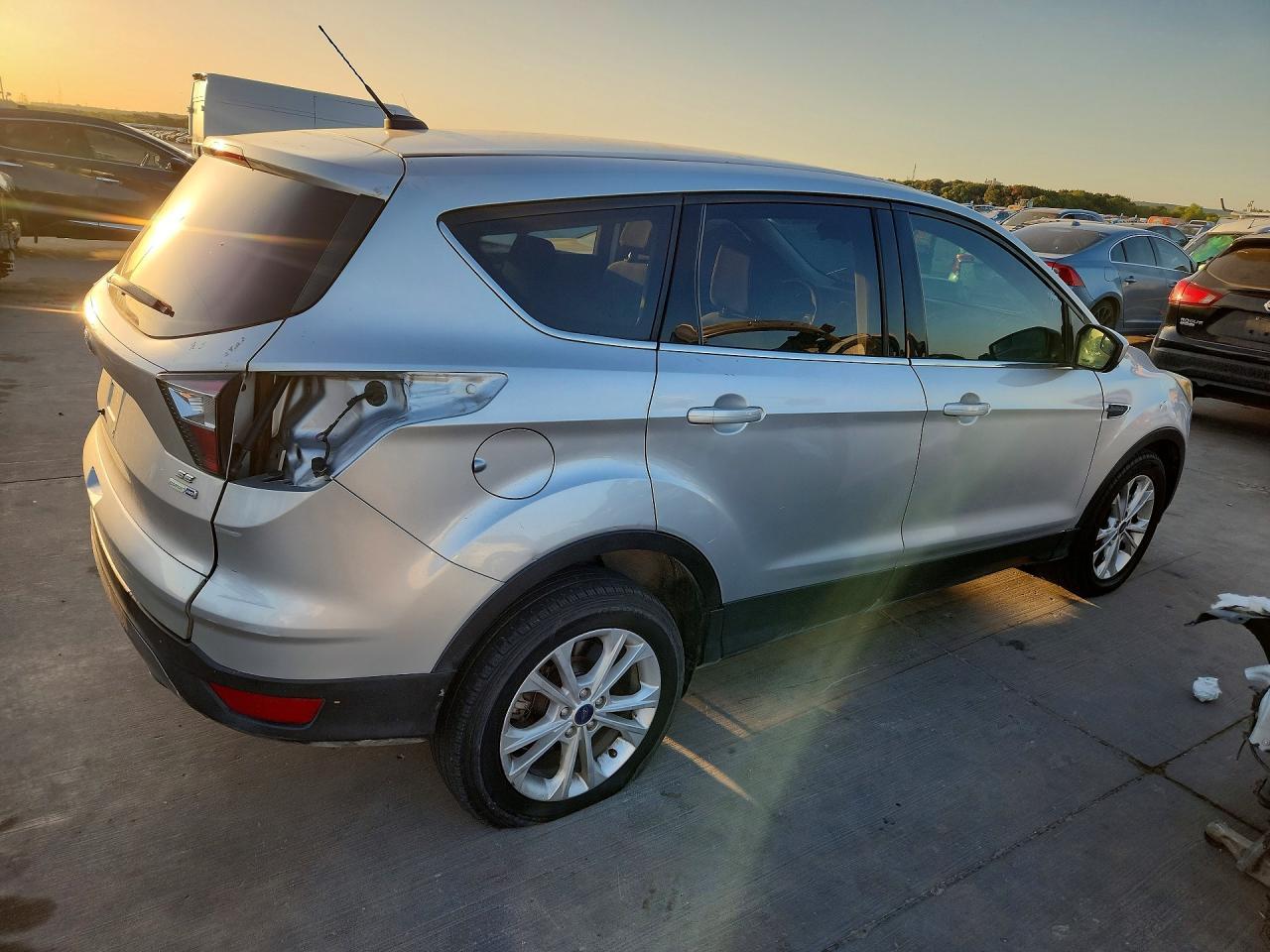 2017 Ford Escape Se - Фото 3