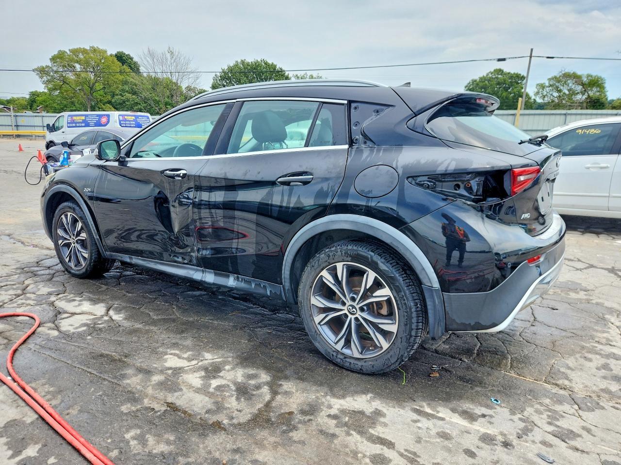 2017 Infiniti Qx30 Premium - Фото 2
