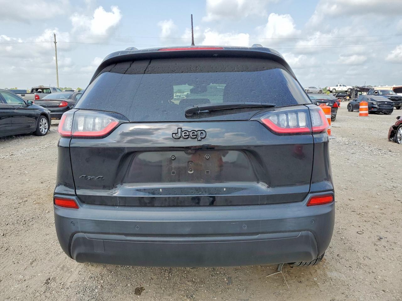 2023 Jeep Cherokee Altitude Lux - Image 6