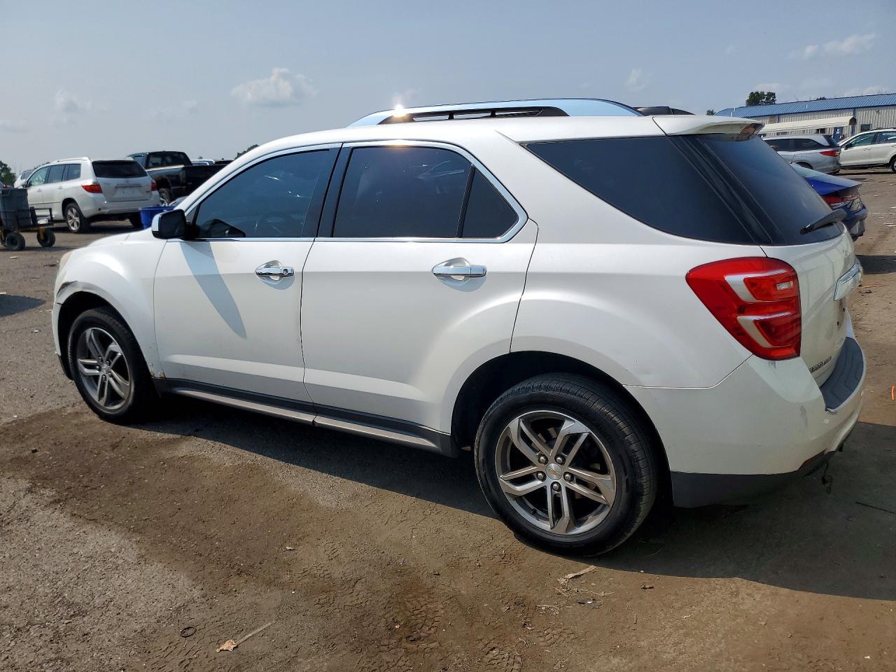 2017 Chevrolet Equinox Premier - Image 2