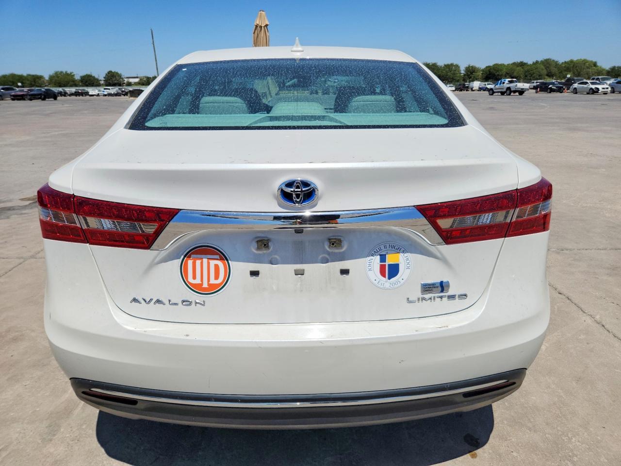 2016 Toyota Avalon Hybrid Limited - Image 6