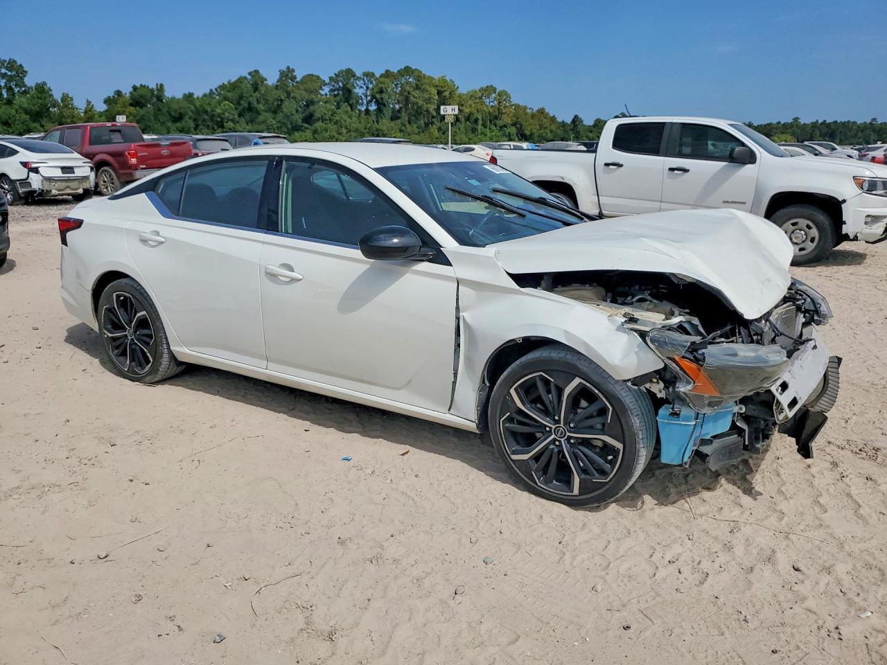 2024 Nissan Altima Sr - Фото 4