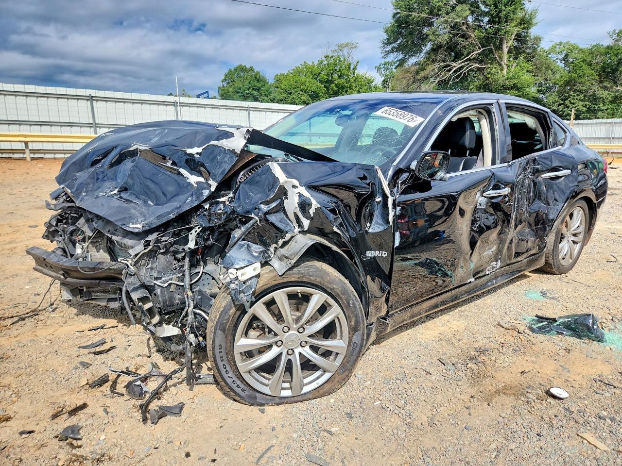 2016 Infiniti Q70 Hybrid