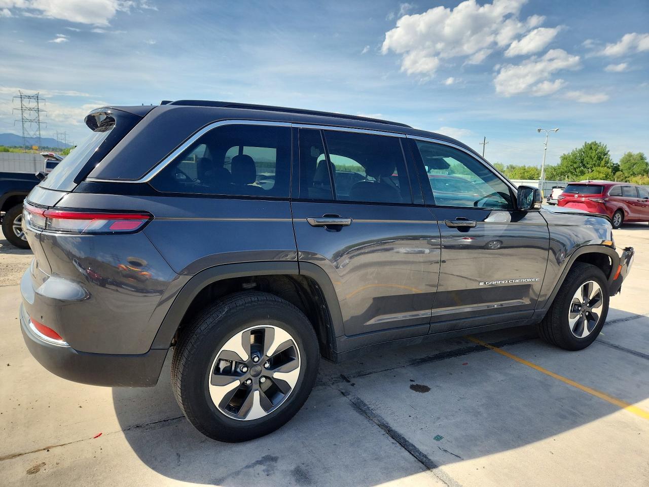 2024 Jeep Grand Cherokee Limited 4Xe - Image 3