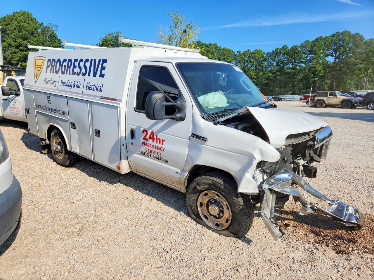 2023 Ford Econoline E350 Super Duty Cutaway Van - Фото 4
