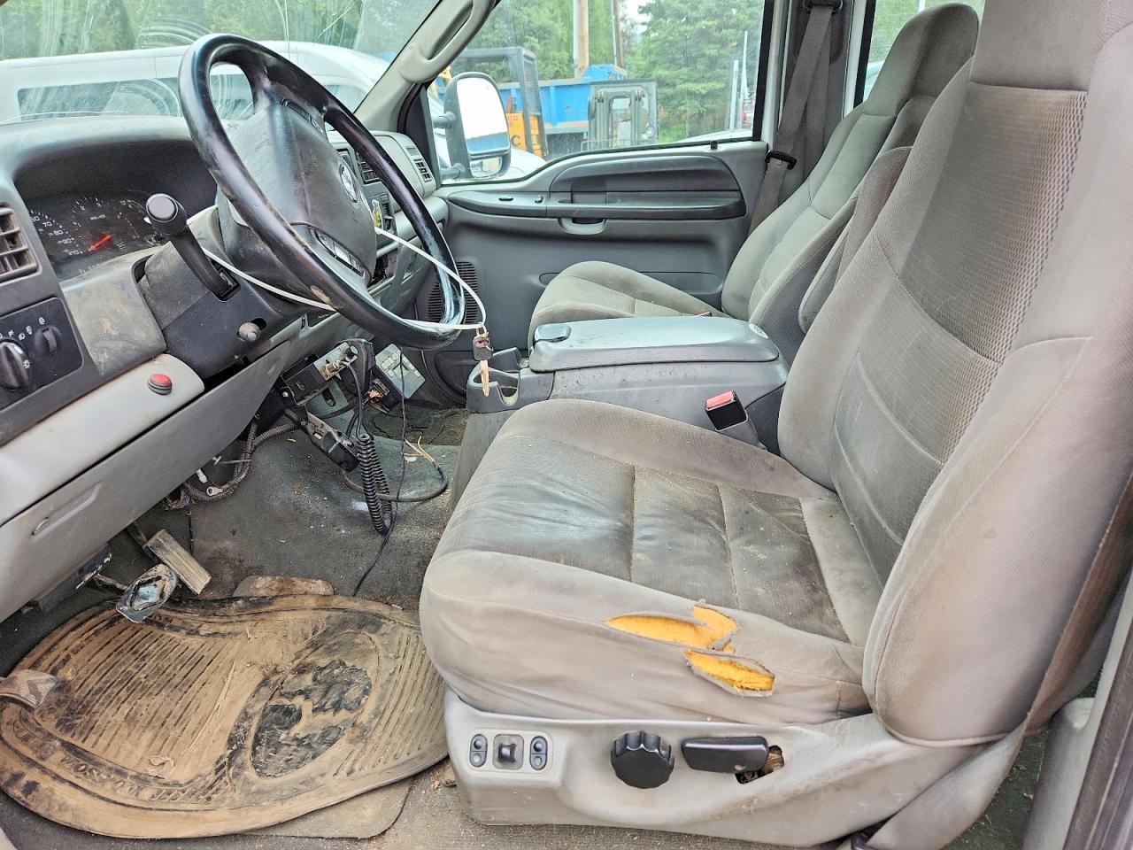 2004 Ford F250 Super Duty - Image 7