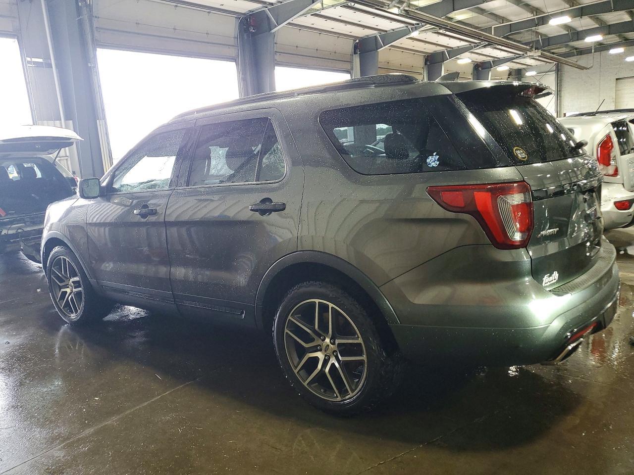 2017 Ford Explorer Sport - Фото 2