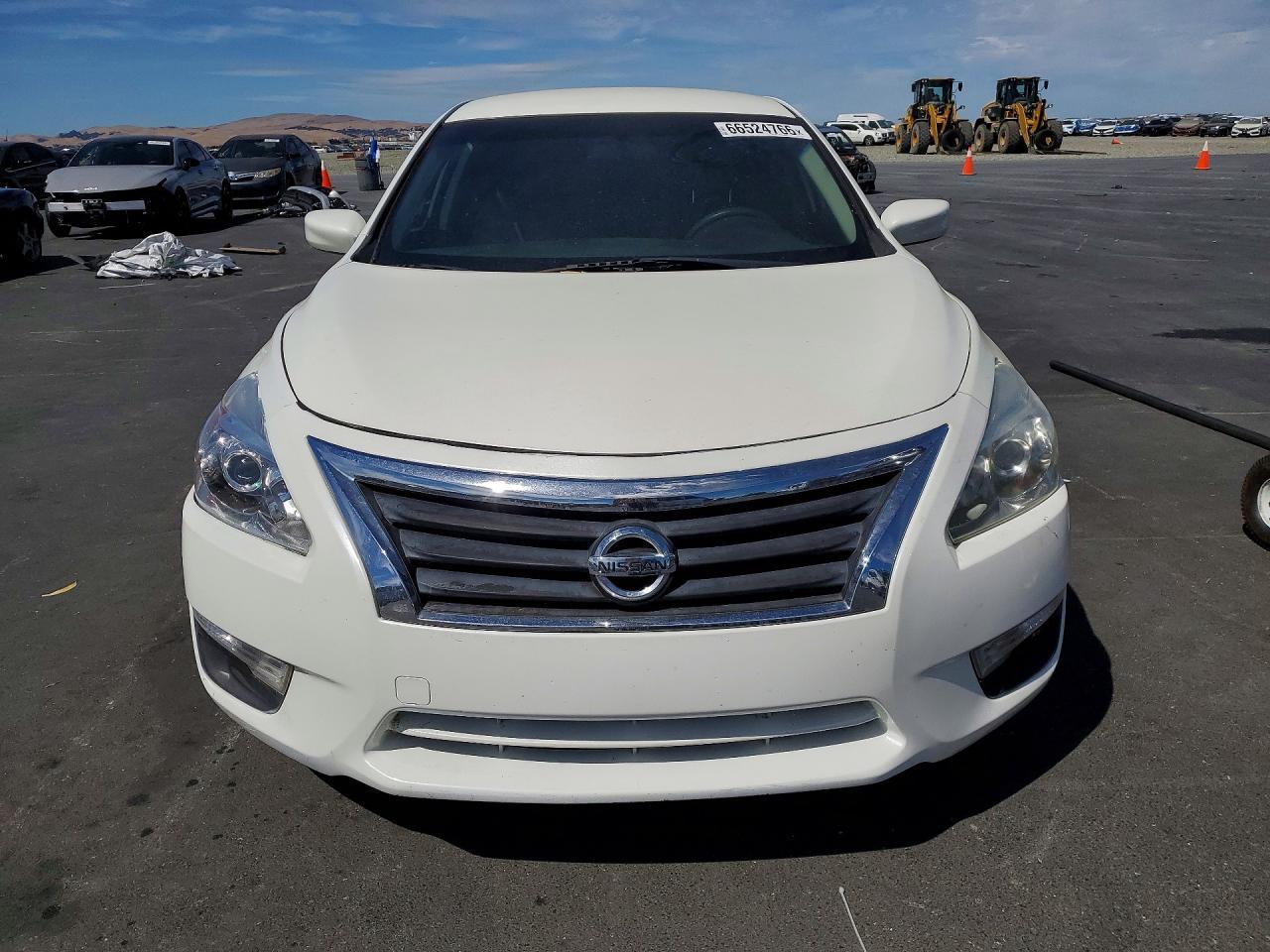 2014 Nissan Altima 2.5 S - Image 5